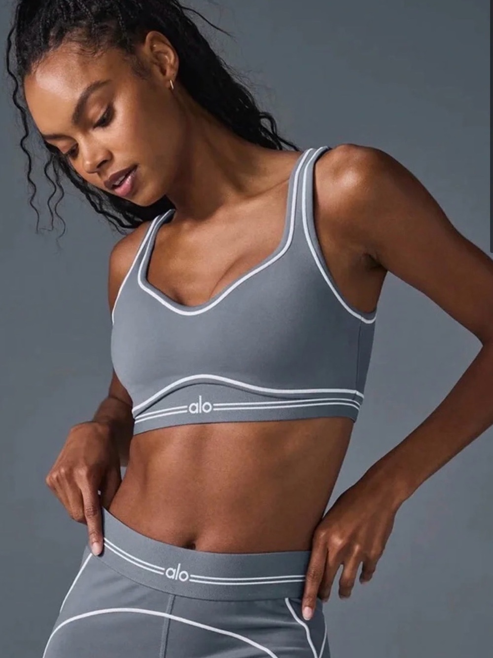 Alo Yoga Airbrush Heart Throb Bra - Steel Grey/White